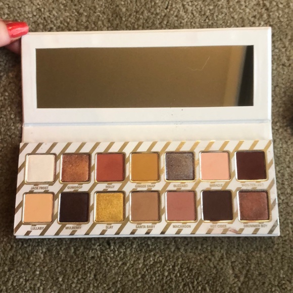 KYLIE JENNER nice Christmas palette NEVER USED - Picture 3 of 3